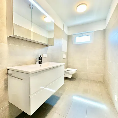 Stylische Wohnung Mit Balkon Vienna Exterior photo
